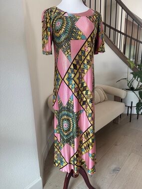 True vintage 1960’s house dress! Soft & flowy.